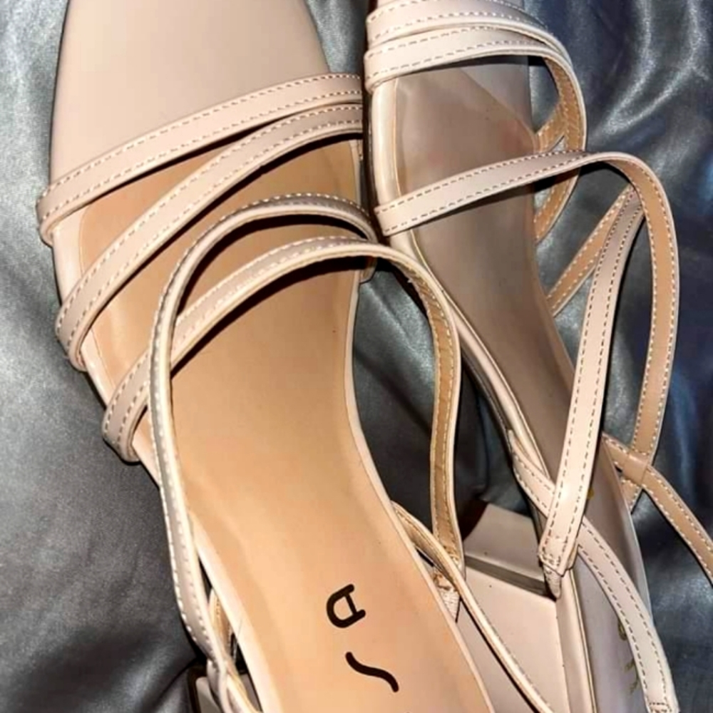 Nude heel
